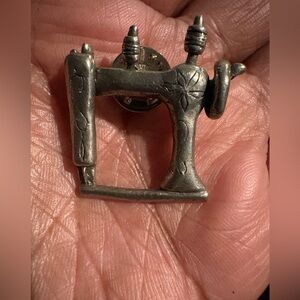 Vintage Sewing Machine Pin - Metal Accent in Antique Silver